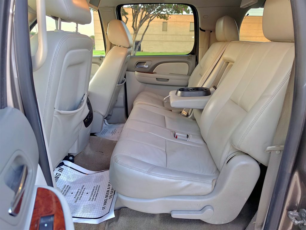 2014 Chevrolet Suburban - $6,999