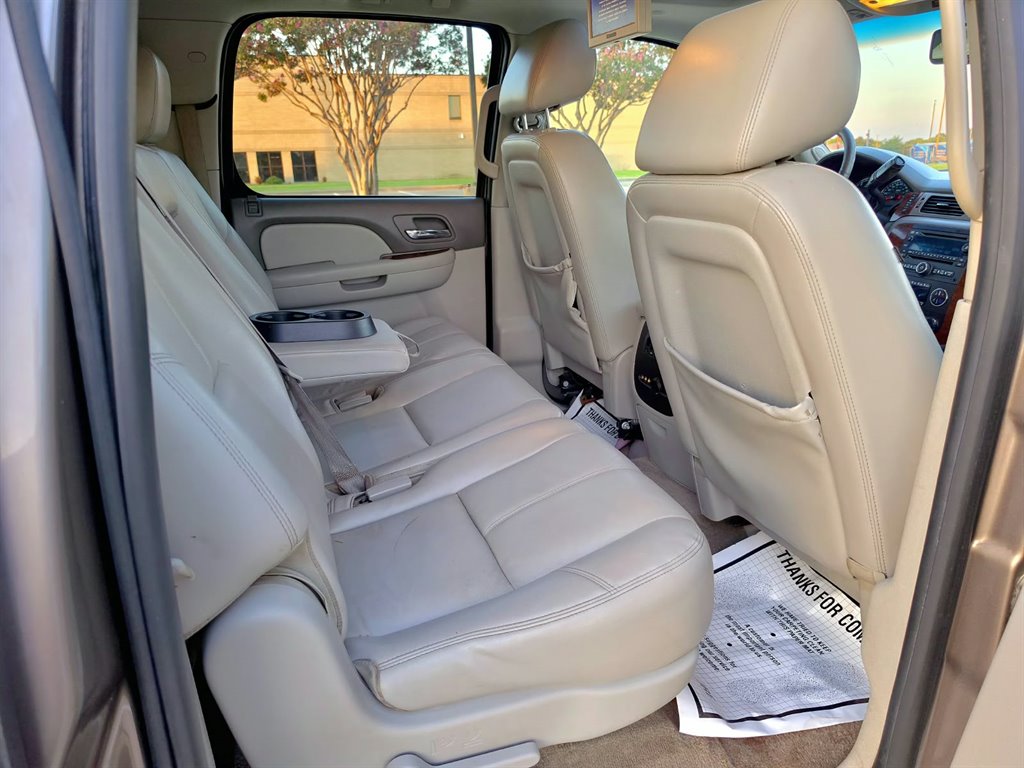 2014 Chevrolet Suburban - $6,999