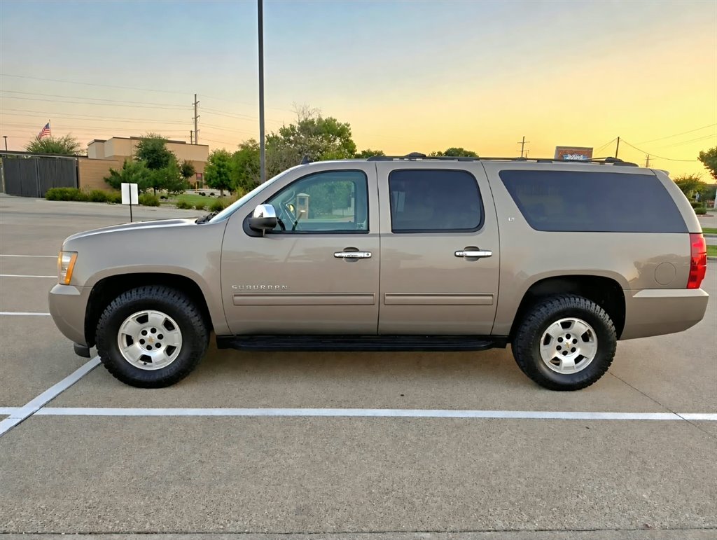 2014 Chevrolet Suburban - $6,999