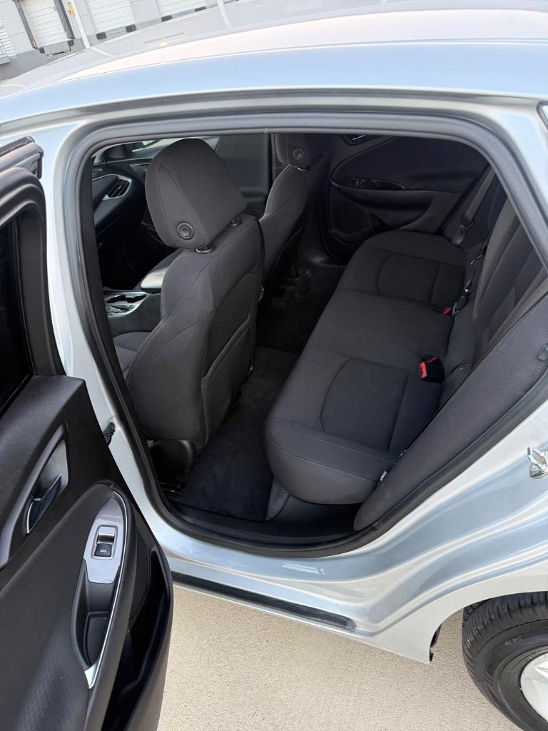 2022 Chevrolet Malibu - $10,499