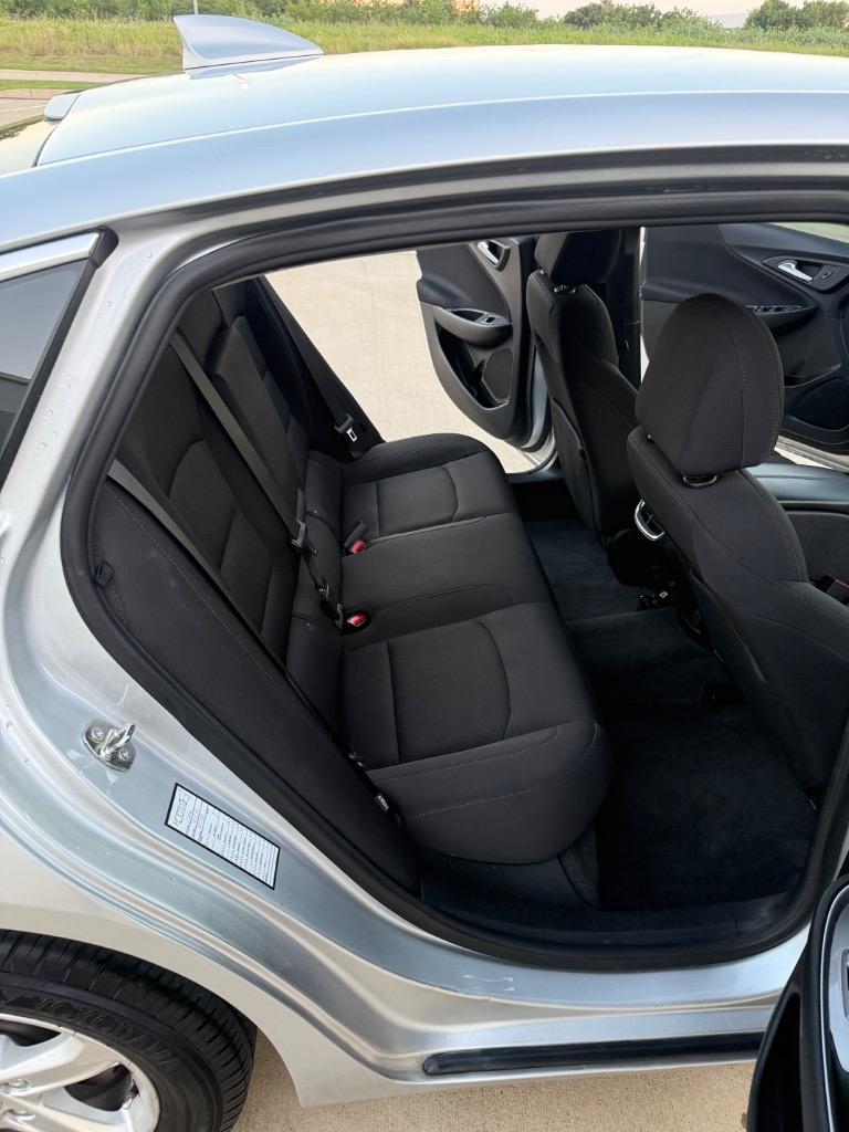2022 Chevrolet Malibu - $10,499