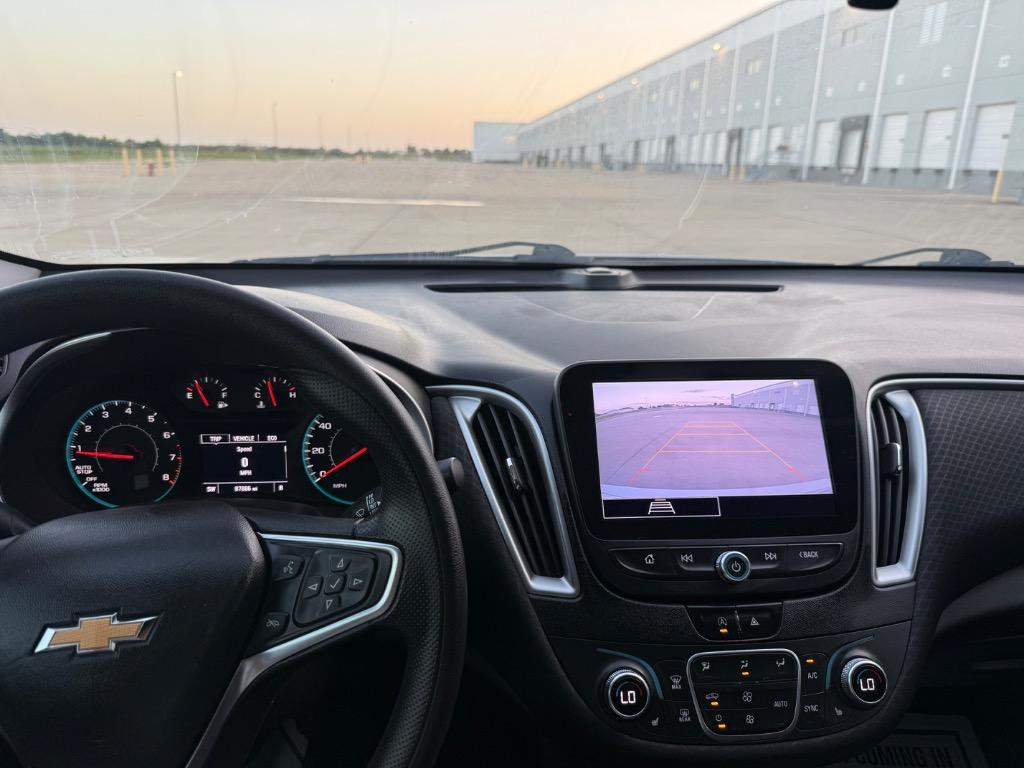 2022 Chevrolet Malibu - $10,499