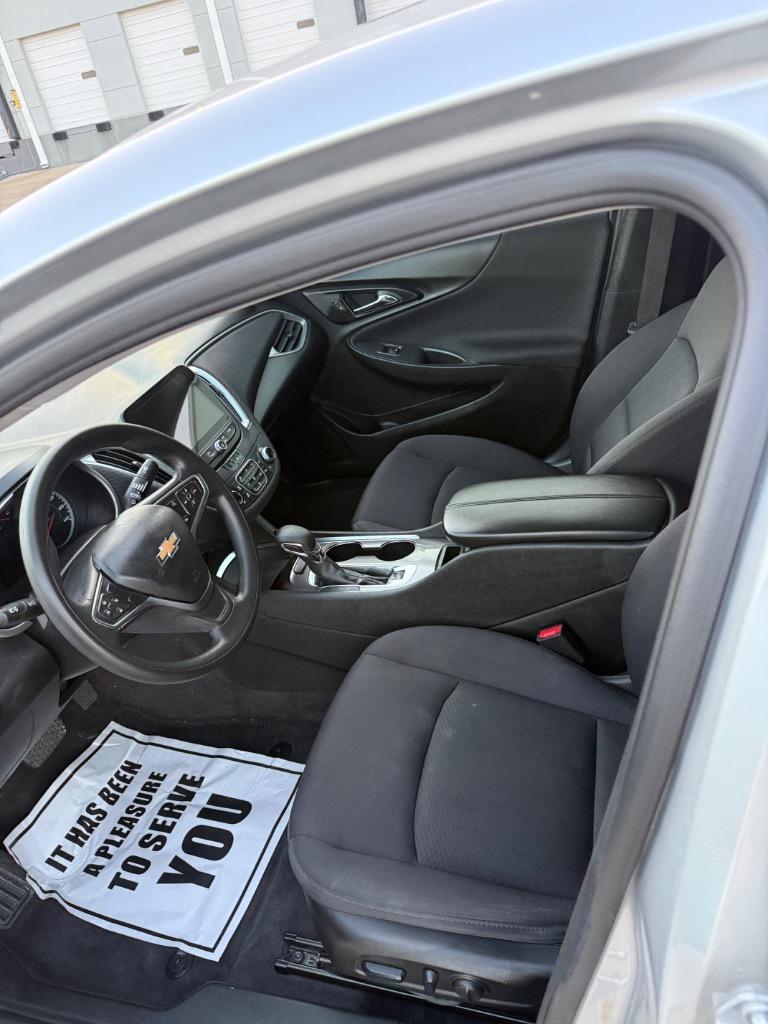 2022 Chevrolet Malibu - $10,499