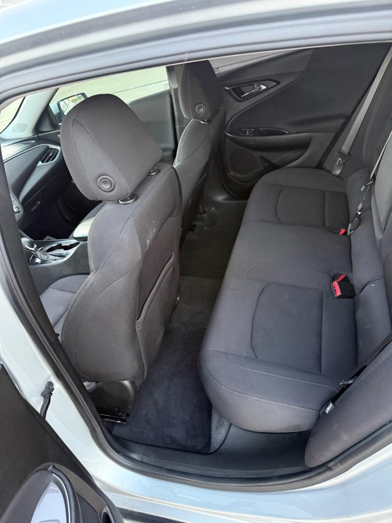 2022 Chevrolet Malibu - $10,499
