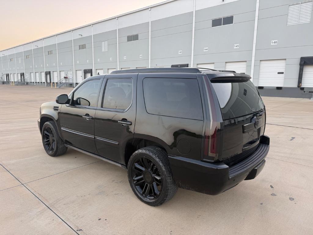 2013 Cadillac Escalade - $8,999
