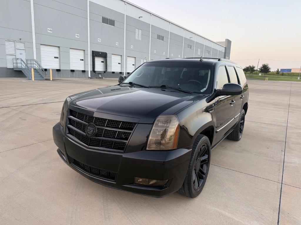 2013 Cadillac Escalade - $8,999