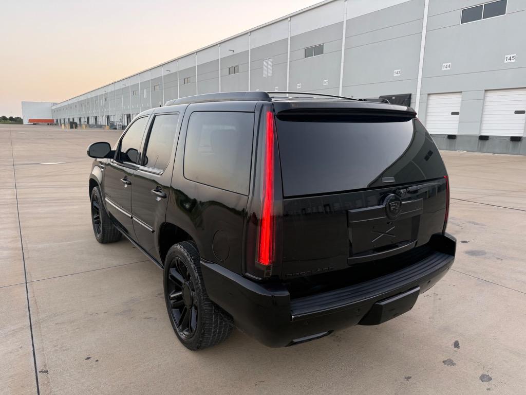 2013 Cadillac Escalade - $8,999