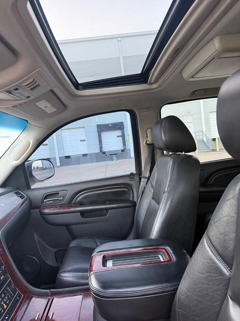 2013 Cadillac Escalade - $8,999