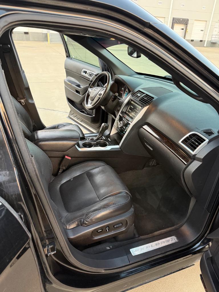 2015 Ford Explorer - $7,999