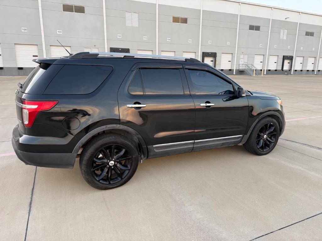 2015 Ford Explorer - $7,999