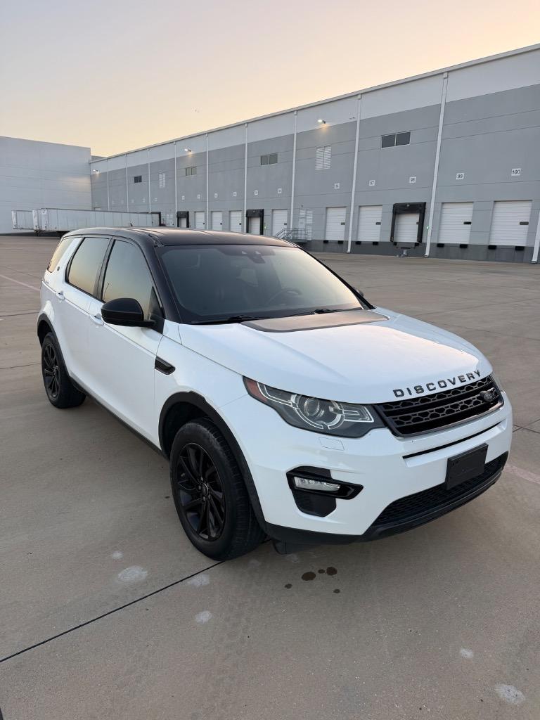 2016 Land Rover Discovery - $8,800