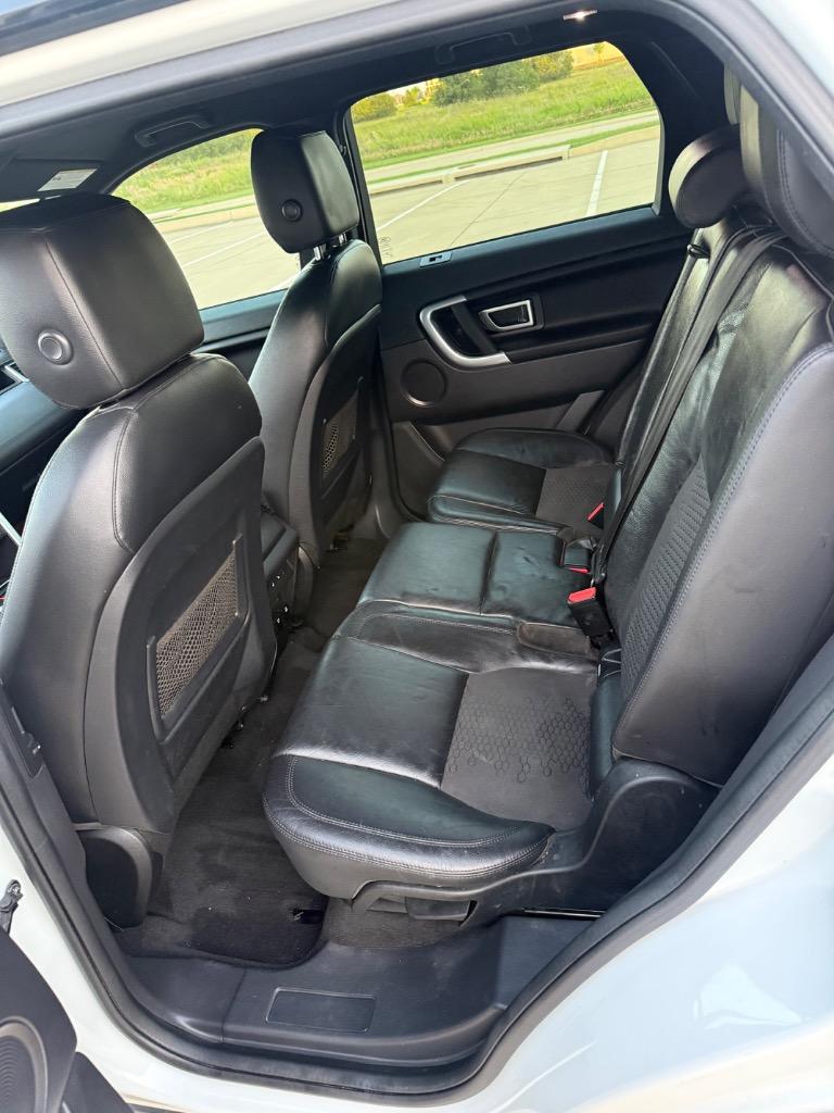 2016 Land Rover Discovery - $8,800