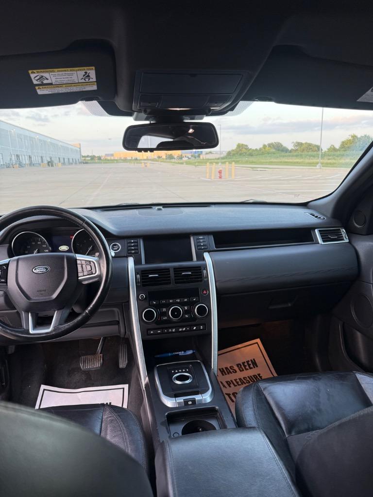 2016 Land Rover Discovery - $8,800