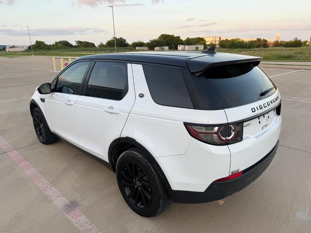 2016 Land Rover Discovery - $8,800