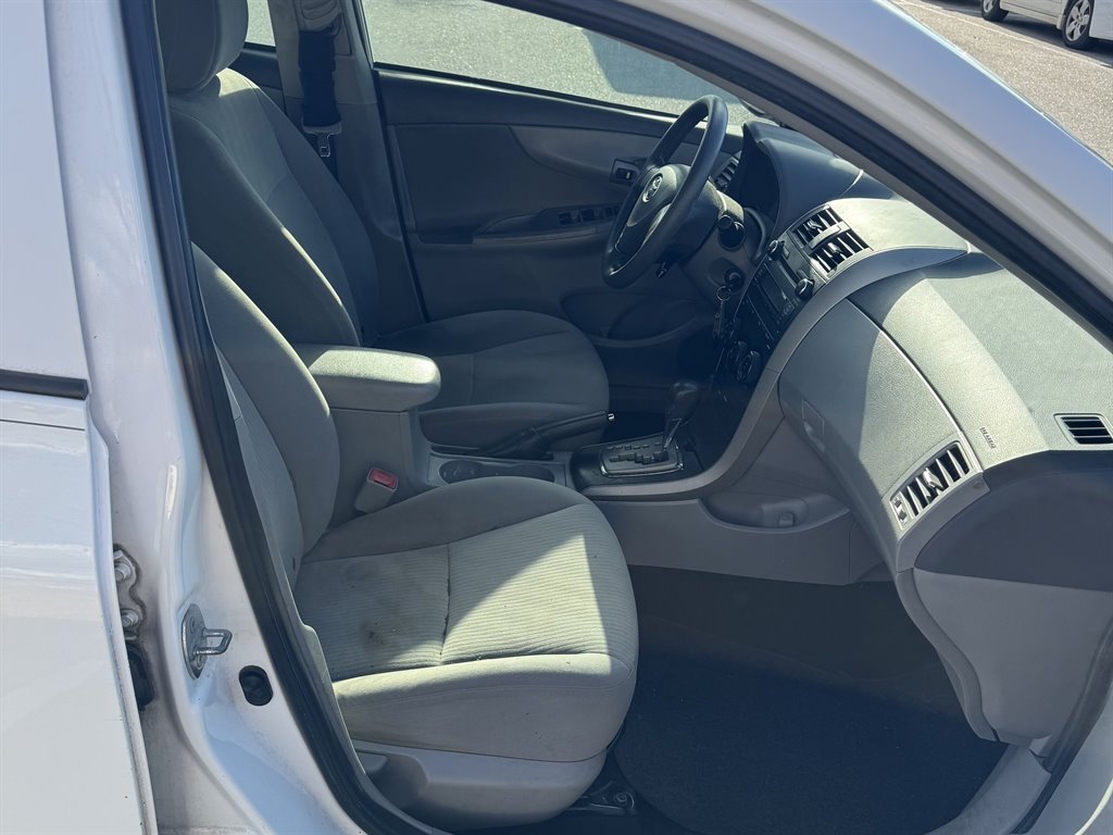 2010 Toyota Corolla photo
