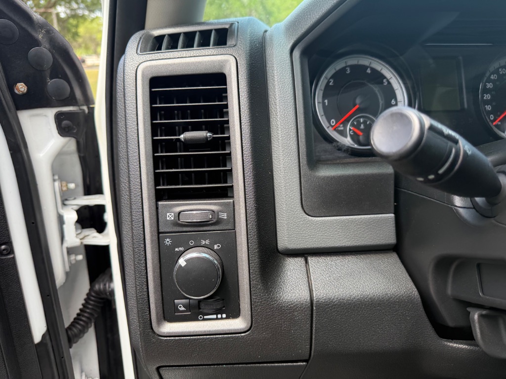 2017 RAM 1500 Tradesman photo