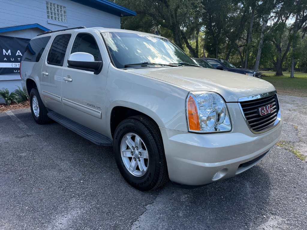 2014 GMC Yukon XL SLT 1500 photo