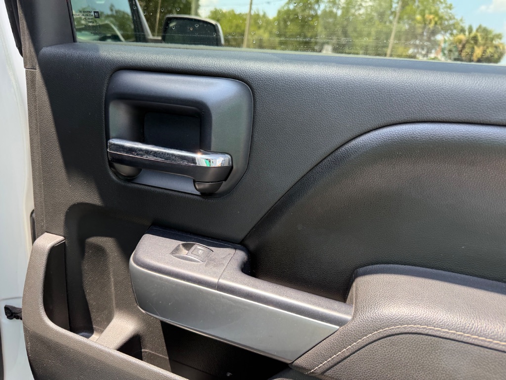 2016 Chevrolet Silverado 1500 - $17,999