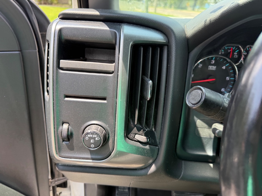 2016 Chevrolet Silverado 1500 - $17,999
