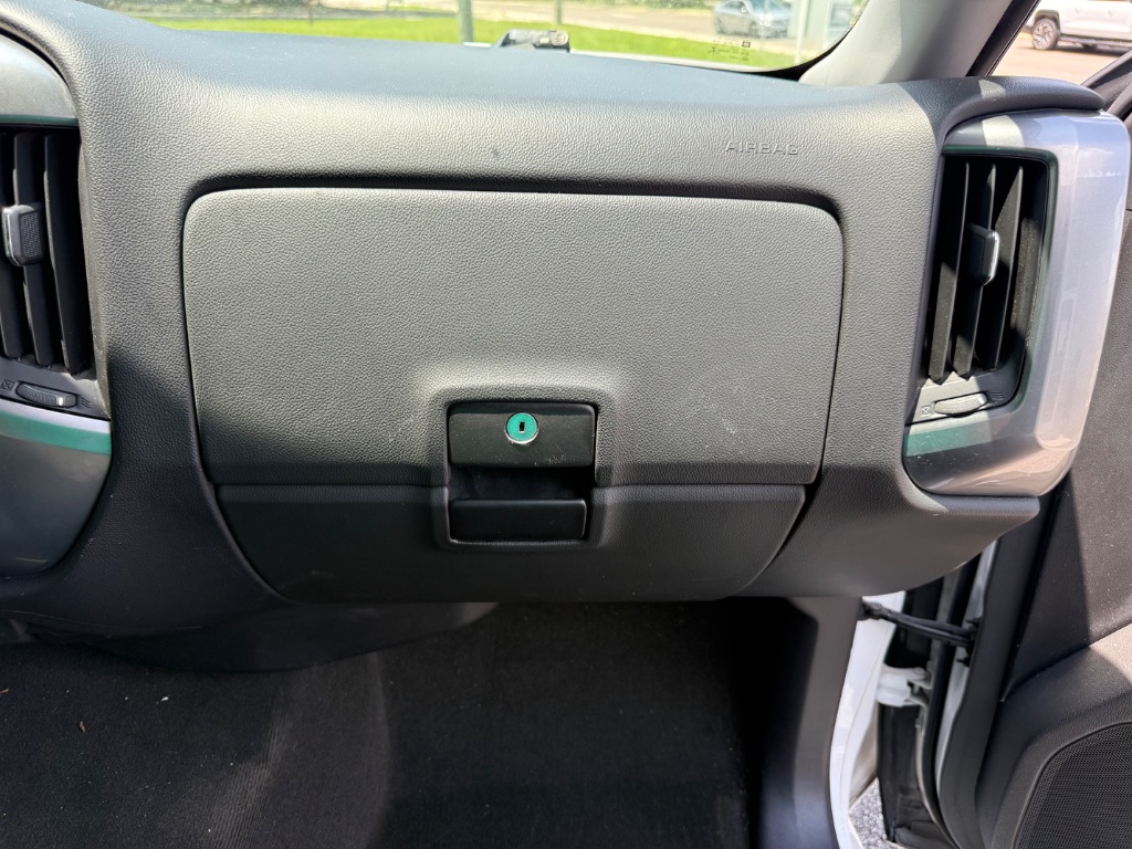 2016 Chevrolet Silverado 1500 - $17,999