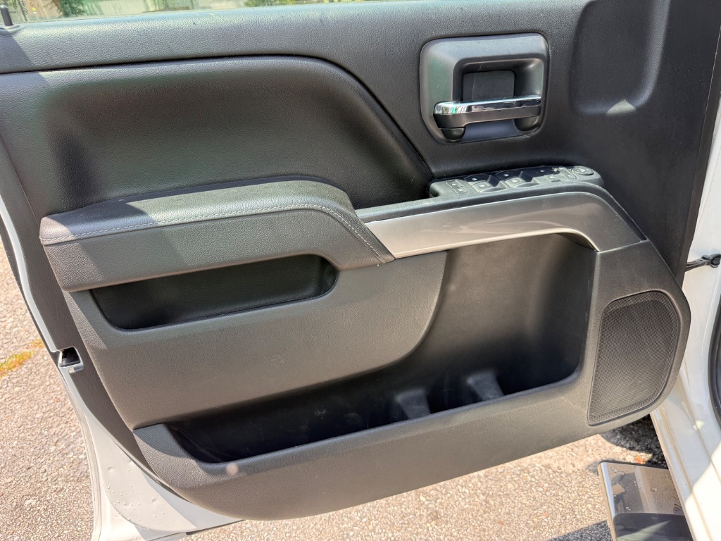 2016 Chevrolet Silverado 1500 - $17,999