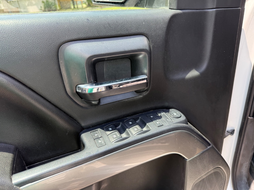 2016 Chevrolet Silverado 1500 - $17,999