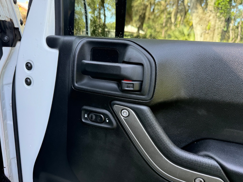 2015 Jeep Wrangler - $11,555