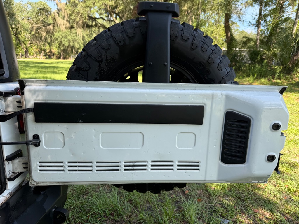 2015 Jeep Wrangler - $11,555