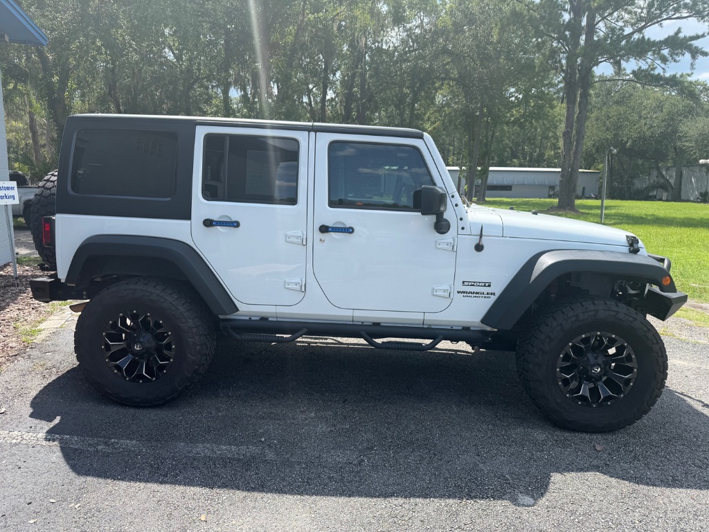 2015 Jeep Wrangler - $11,555