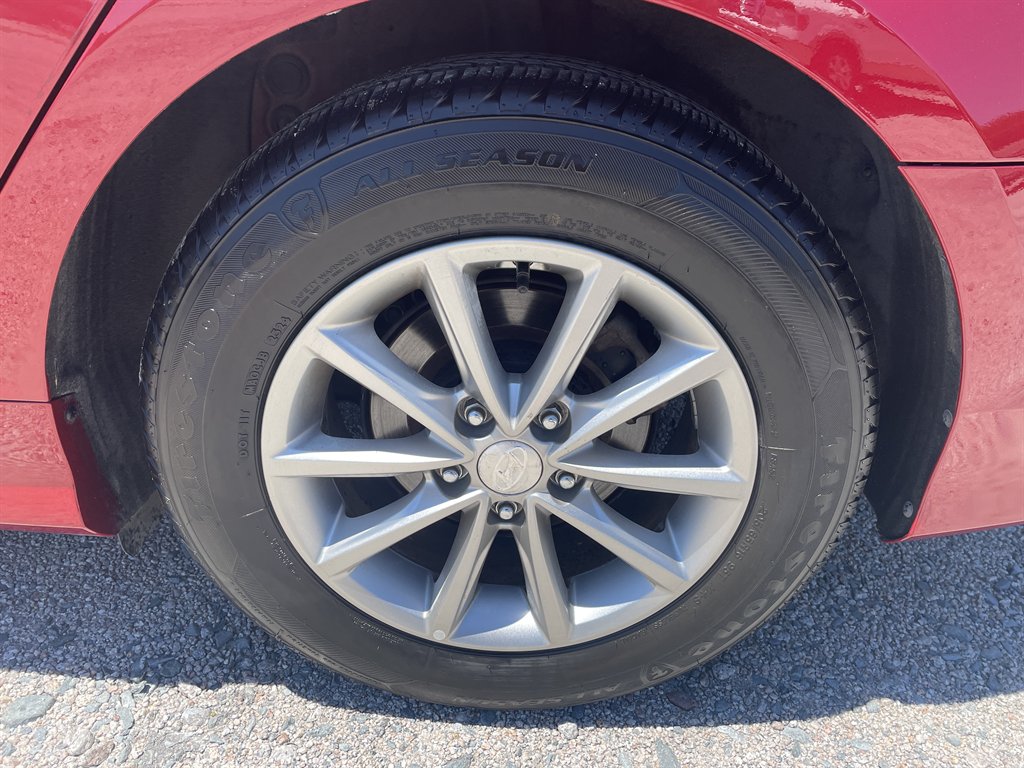 2019 Hyundai Sonata - $15,980