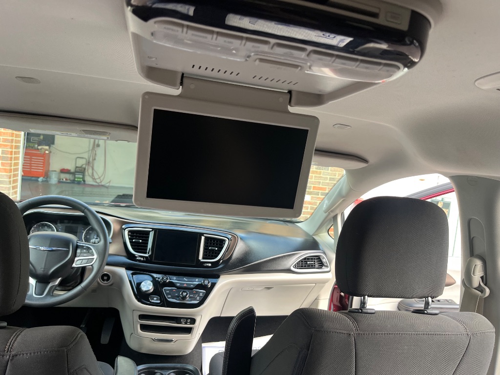 2022 Chrysler Pacifica Touring L photo 16