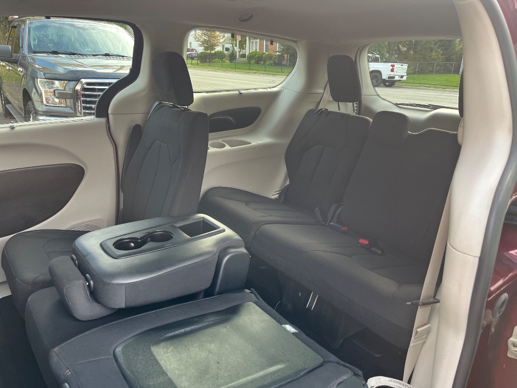 2022 Chrysler Pacifica Touring L photo 15