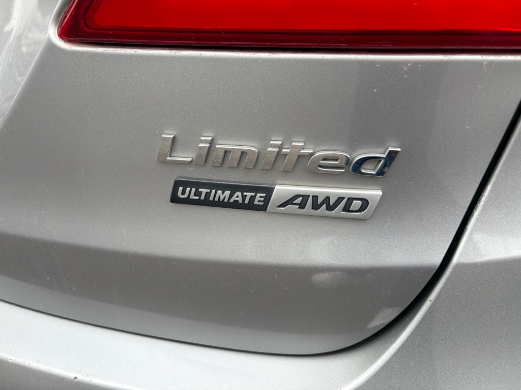 2015 Hyundai Santa Fe Limited photo