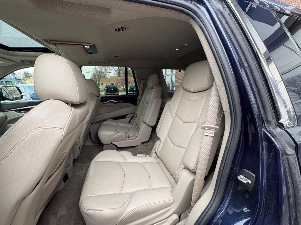 2018 Cadillac Escalade Premium photo