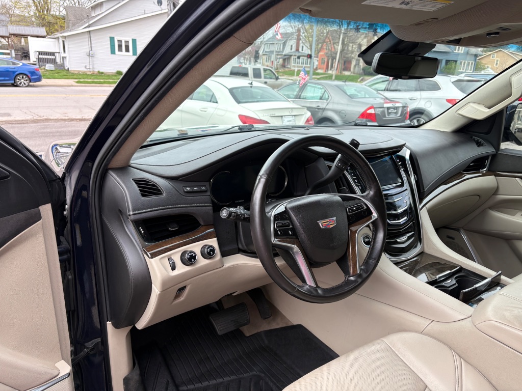 2018 Cadillac Escalade Premium photo