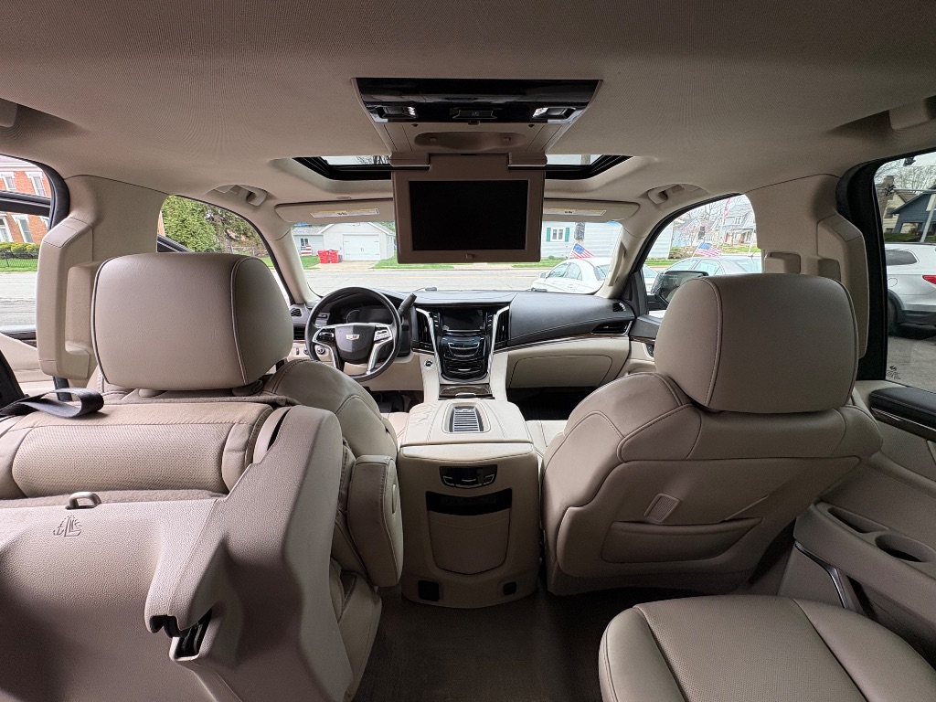 2018 Cadillac Escalade Premium photo