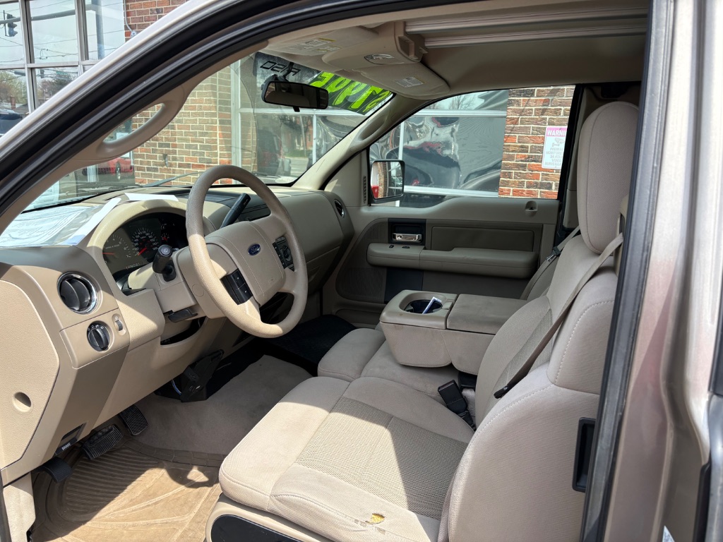 2004 Ford F-150 XL photo