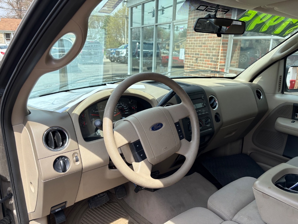 2004 Ford F-150 XL photo
