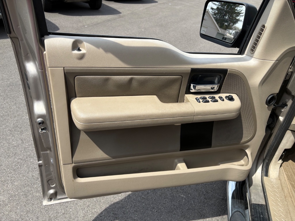 2004 Ford F-150 XL photo
