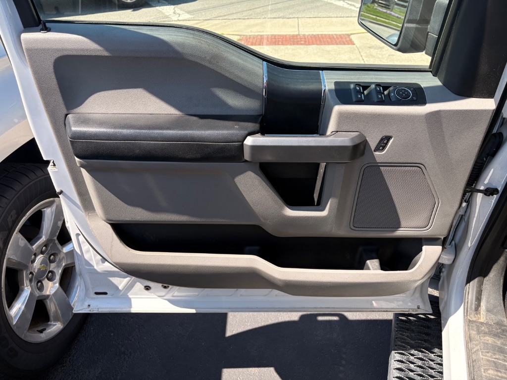 2017 Ford F-150 - $18,995
