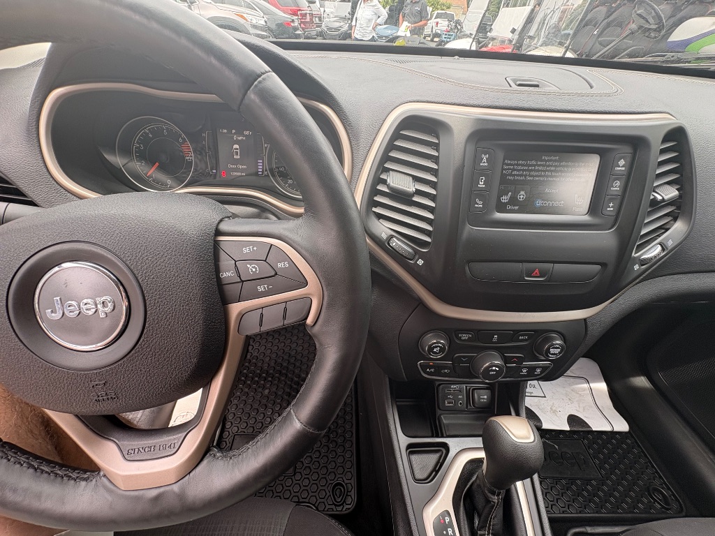 2017 Jeep Cherokee - $10,995