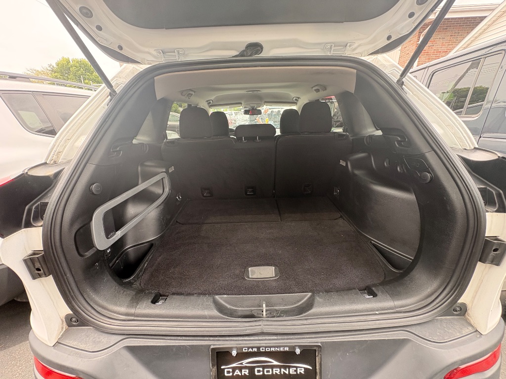 2017 Jeep Cherokee - $10,995