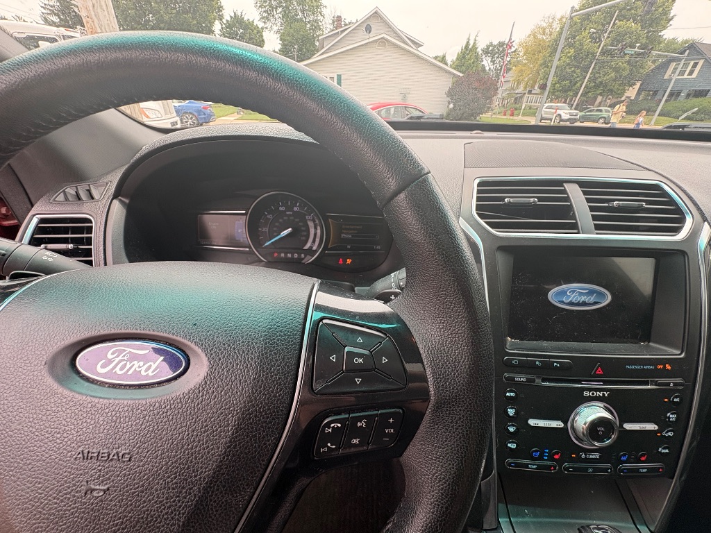 2017 Ford Explorer - $15,995