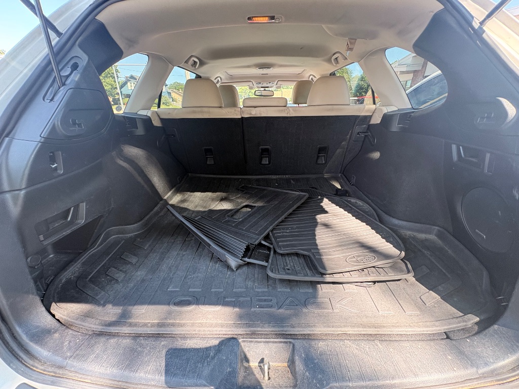 2015 Subaru Outback - $11,995