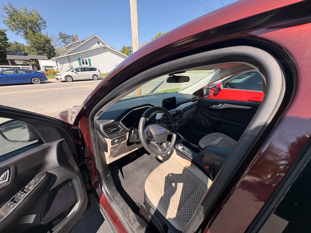 2021 Ford Escape - $16,995