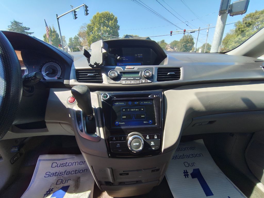 2016 Honda Odyssey - $14,995