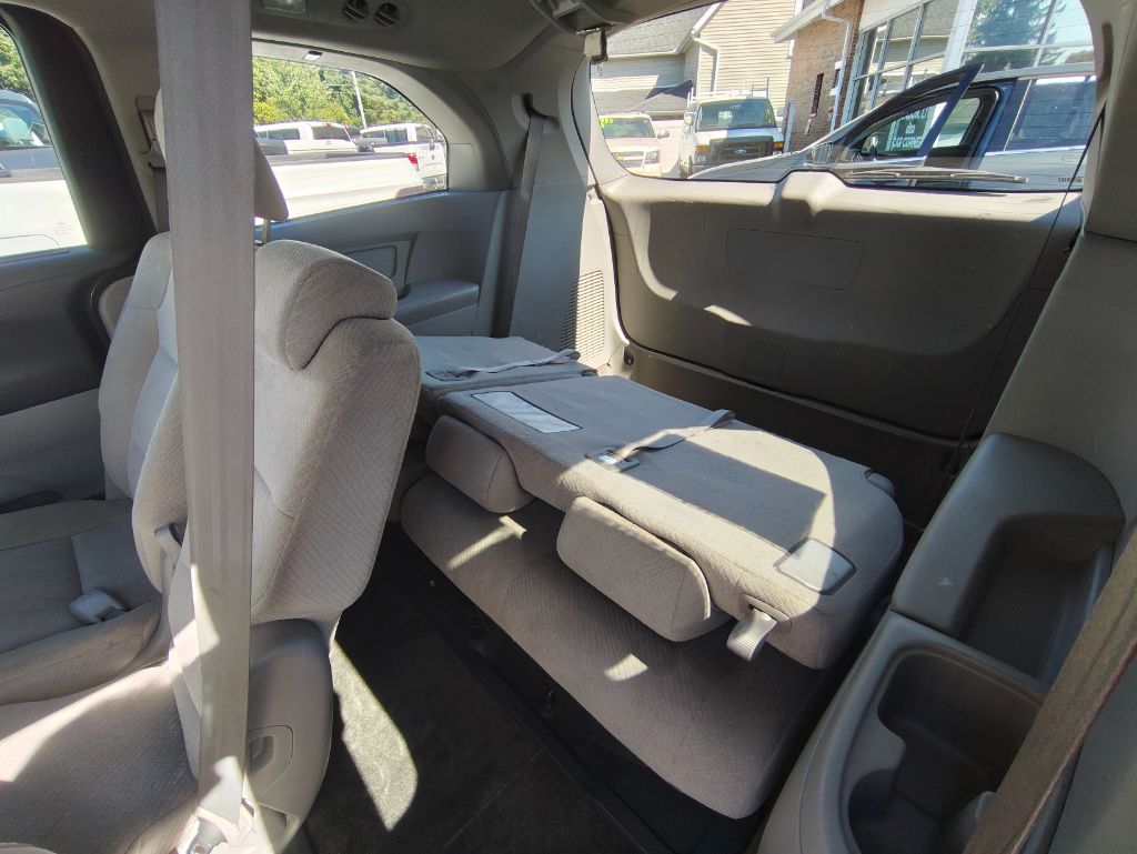 2016 Honda Odyssey - $14,995