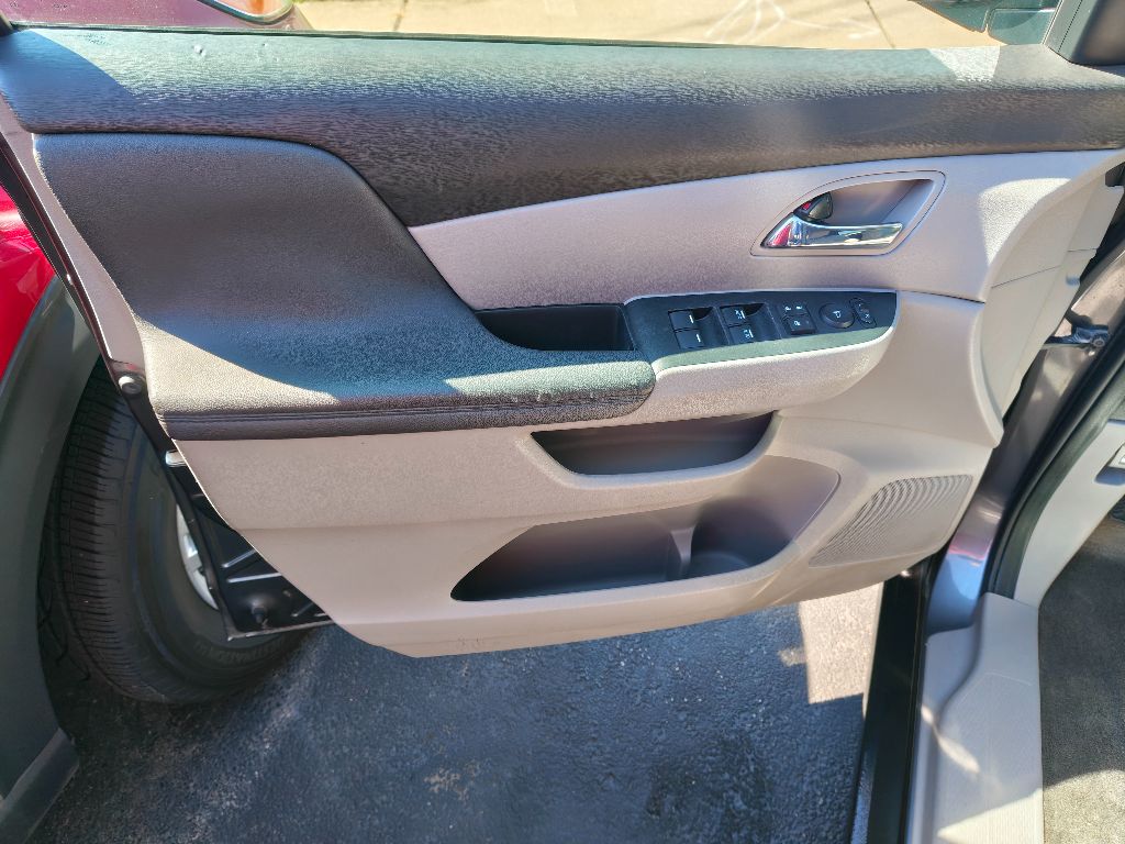 2016 Honda Odyssey - $14,995