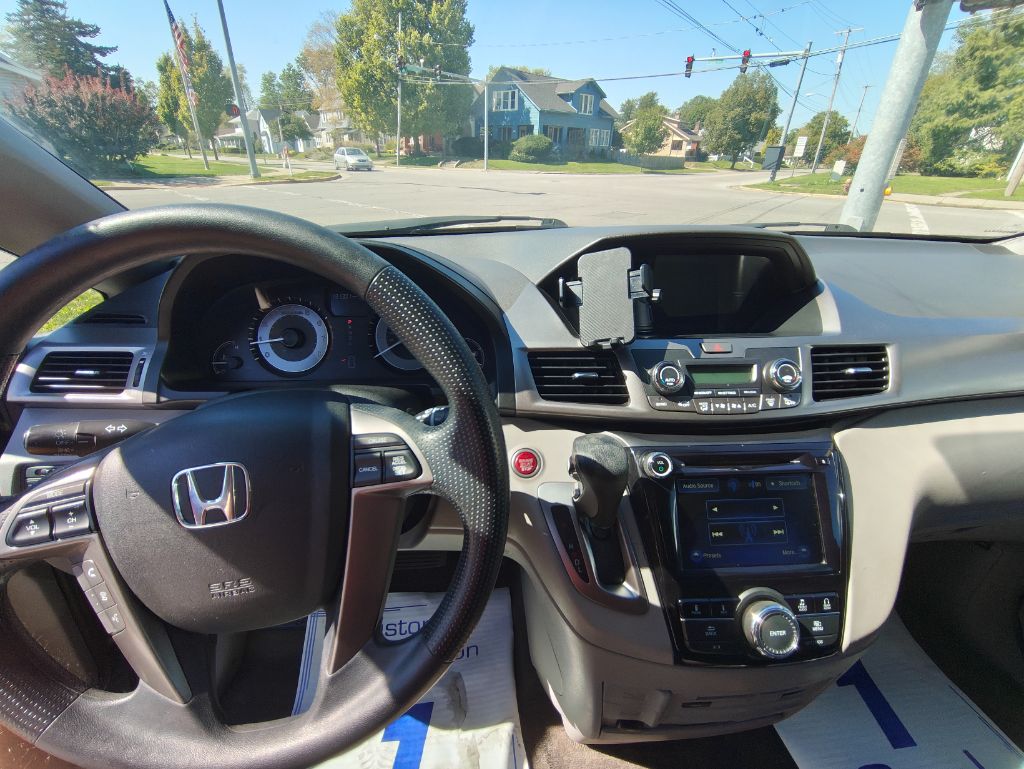 2016 Honda Odyssey - $14,995
