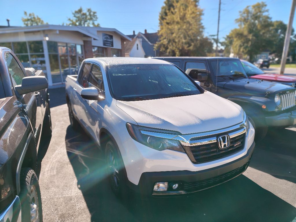 2019 Honda Ridgeline - $22,995
